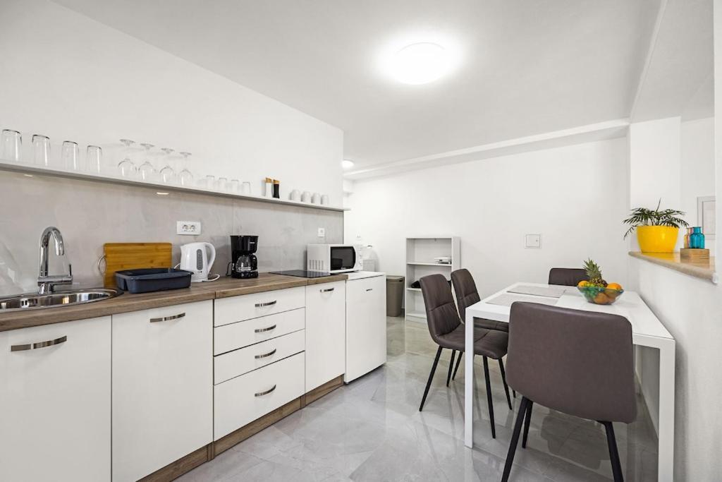 Apartment Olive Garden Near Pula 3 Km From Center And Only 4 Km From The Beach For 4 Persons Luaran gambar