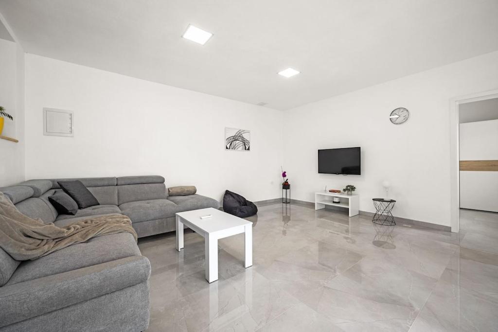 Apartment Olive Garden Near Pula 3 Km From Center And Only 4 Km From The Beach For 4 Persons Luaran gambar
