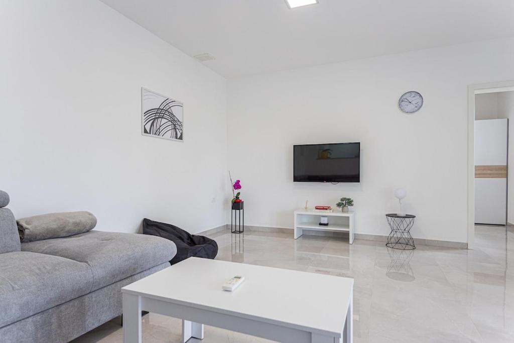Apartment Olive Garden Near Pula 3 Km From Center And Only 4 Km From The Beach For 4 Persons Luaran gambar